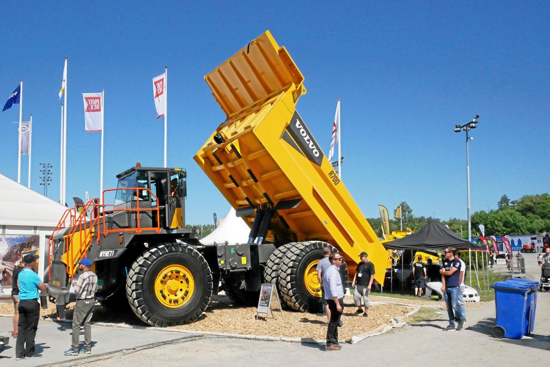 Volvos tipptruck R70D var populär att klättra upp i.
