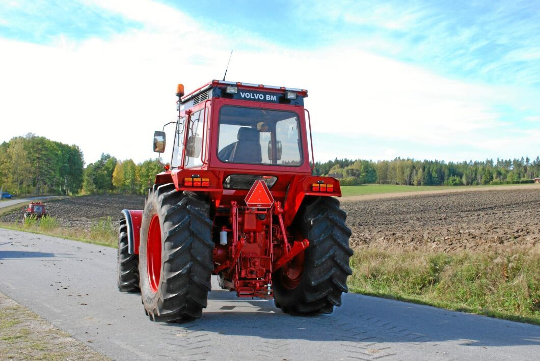 Baklysena är utbytta till LED och i taket finns en ramp med belysning. Under taket syns också luftfiltren. 2654 hade ju luftkonditionering.