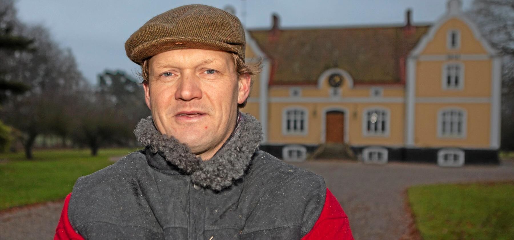 Erik O. R. Bengtsson på Karlsfälts gård deklararerade i höstas att han skulle sluta med sockerbetor - men nästa år är sockerbetorna tillbaka igen.