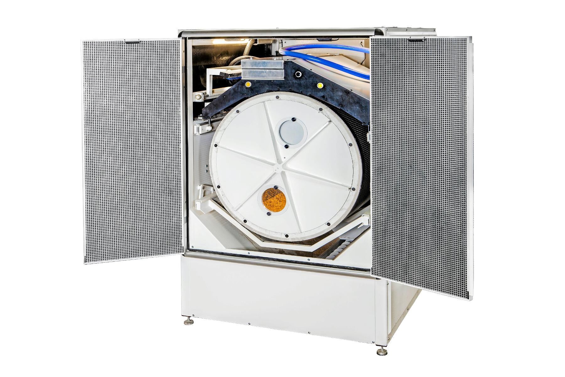 Bomill visar upp sin stora processmaskin som heter TriQ.