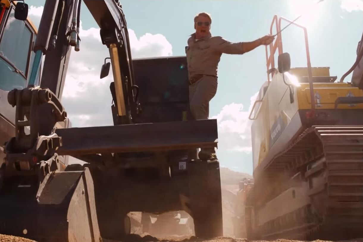 Volvos reklamfilm ”Volvo Excavators – “Pump It Up” feat. Dolph Lundgren”