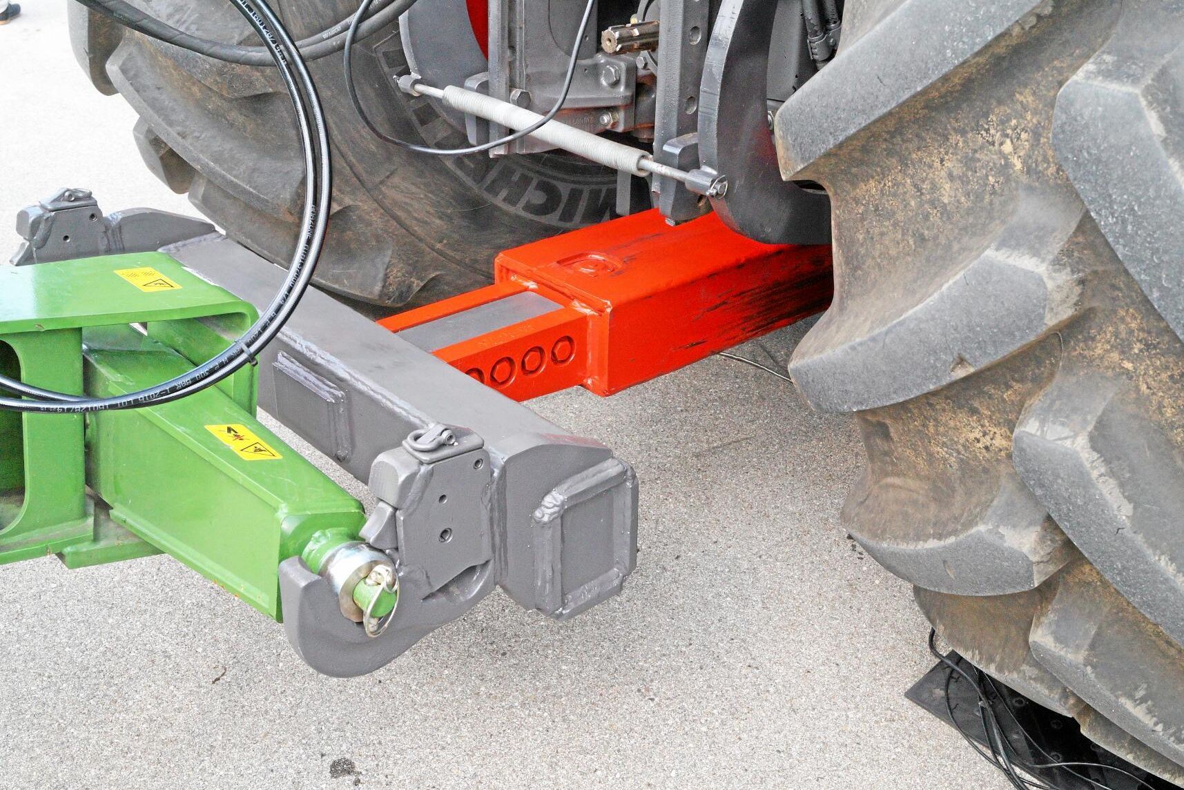 Vario Pull, som belönades med silvermedalj Agritechnica, kan tyngd överföras från bak- till framaxel för bästa viktfördelning och dragkraft.