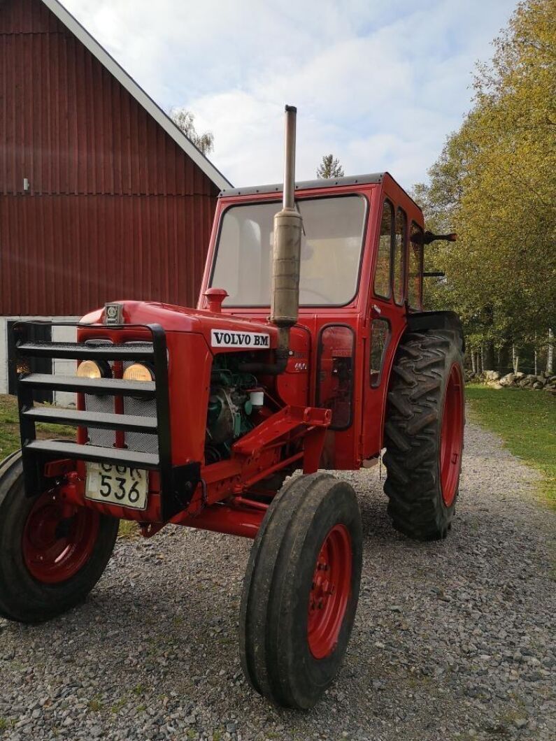 Traktorn är från 1968 och i skick som ny.