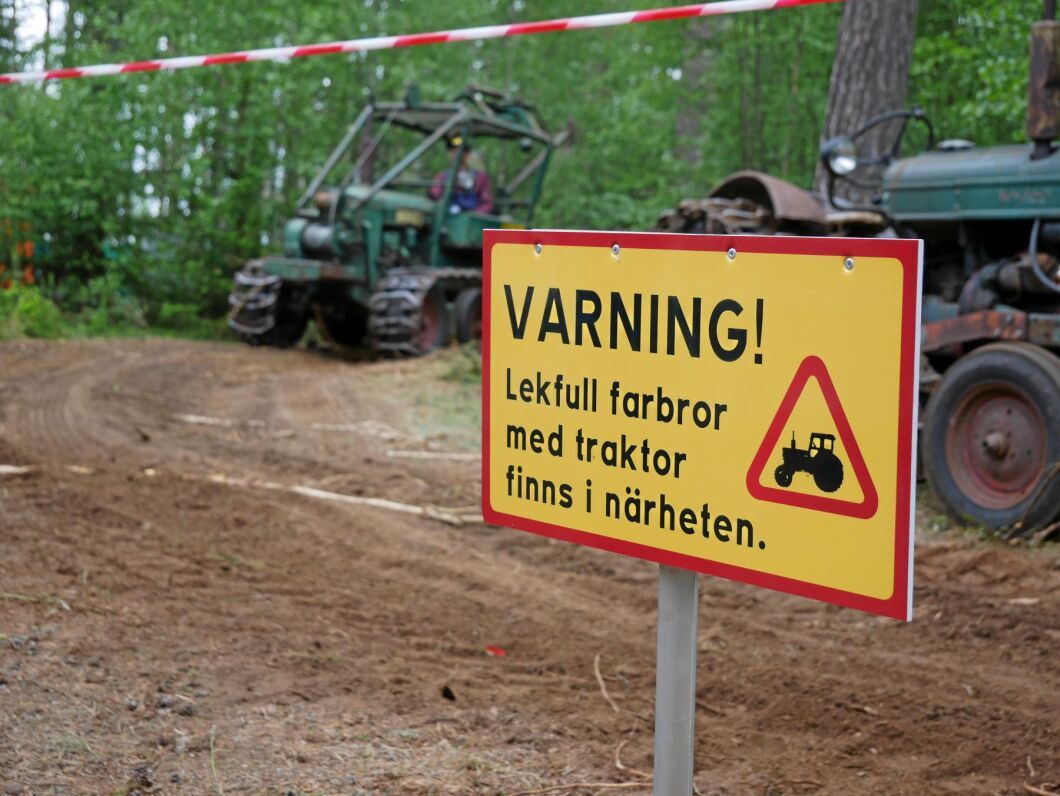 Många lekfulla farbröder fanns i skogsveteranernas monter.