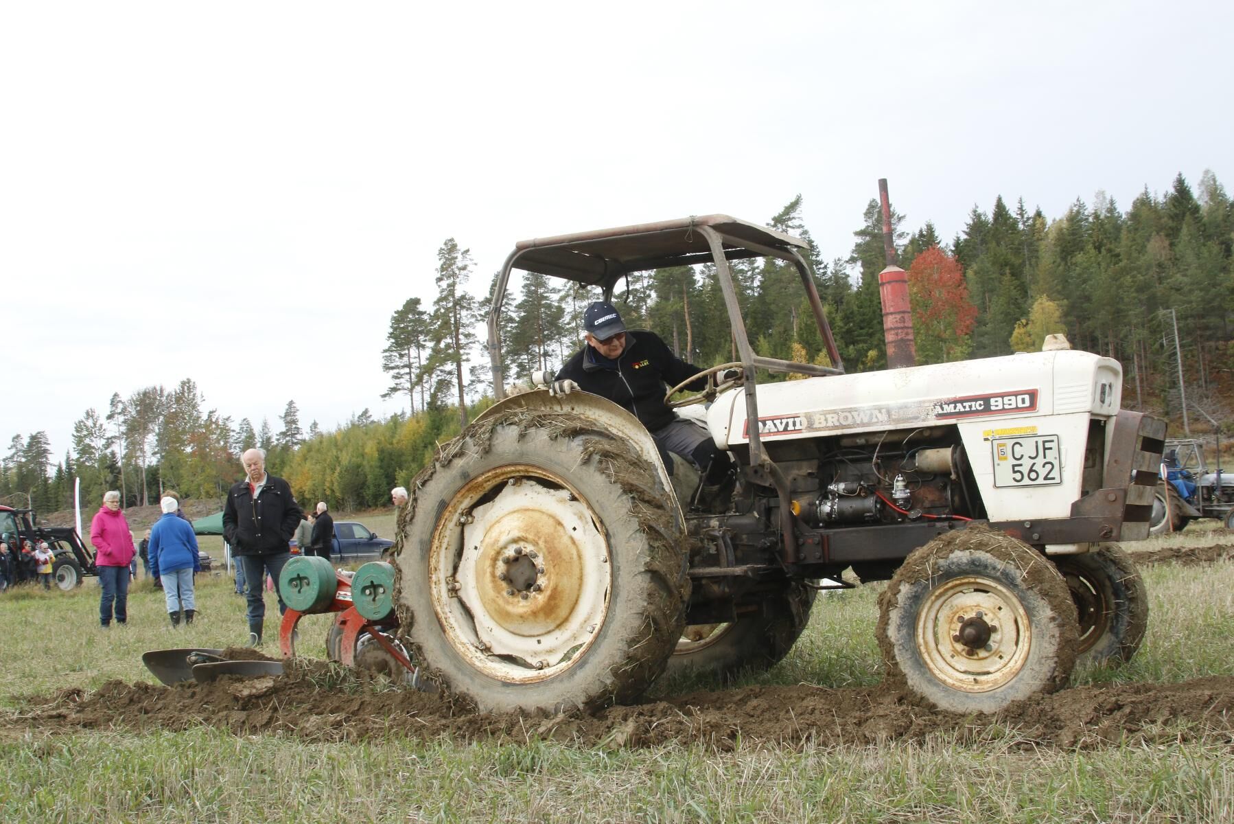 Börje Holm med sin David Brown 990.
