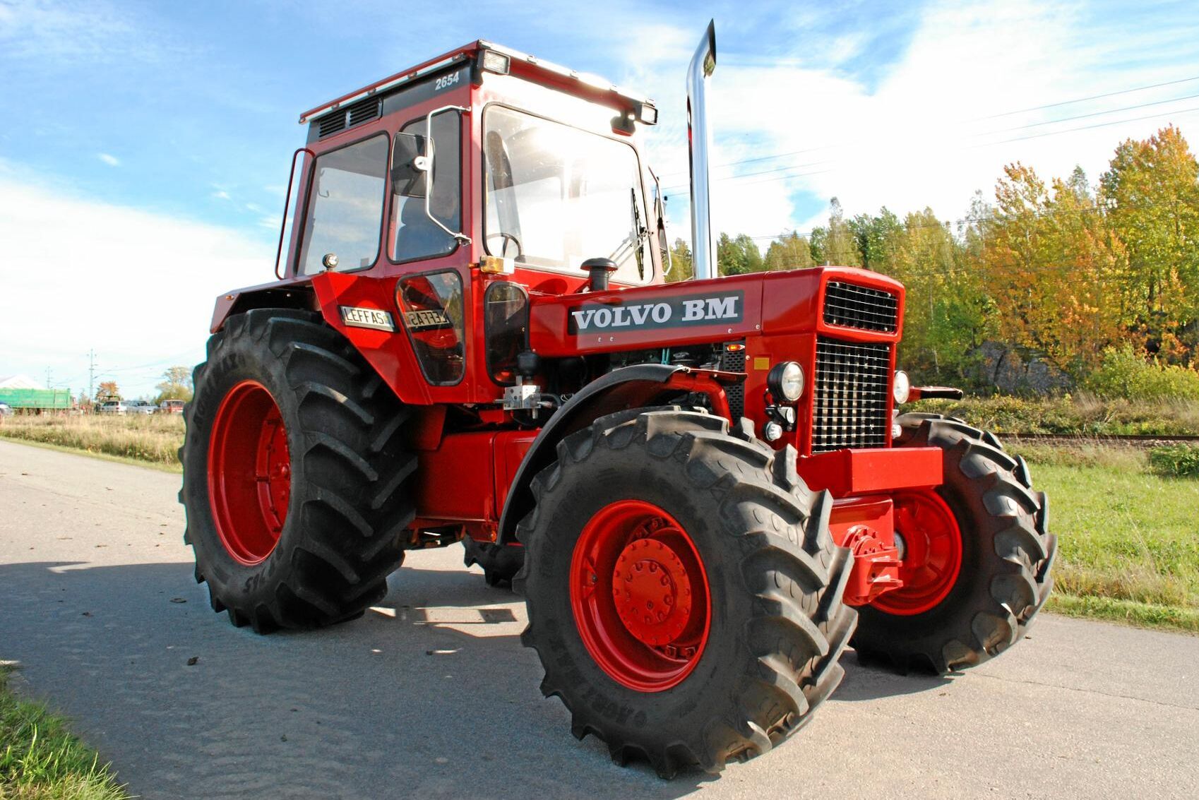 Leif Karlsson spenderade ett halvår i verkstaden på sitt gamla arbete. Nu har han en riktigt fin Volvo BM 2654 årsmodell 1983.