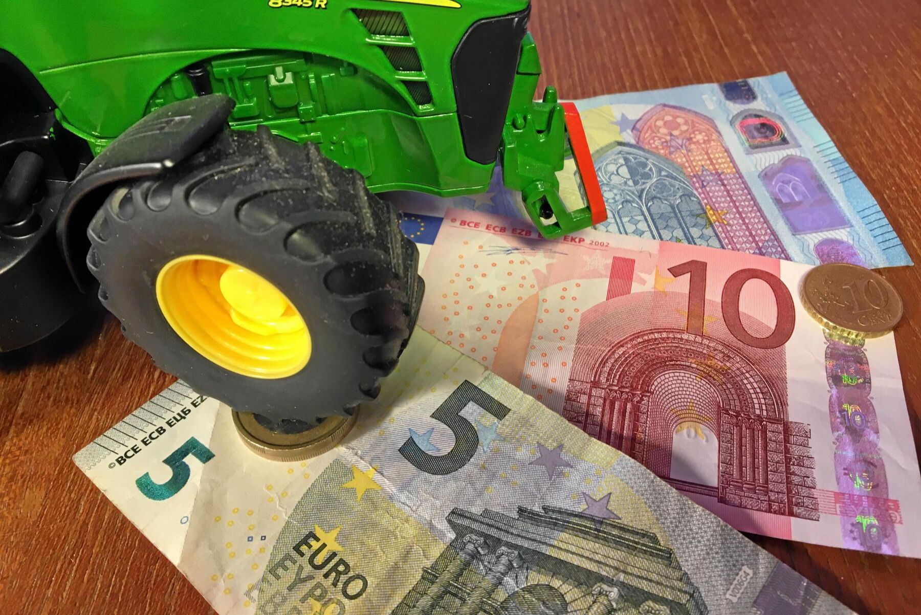 Felaktiga maskinpriser användes för att tvätta maffiapengar.