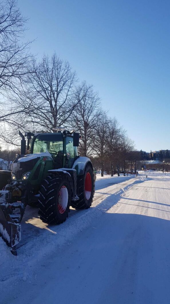 Under onsdagen plogade Fredrik Rödin som vanligt i Sollentuna utanför Stockholm.