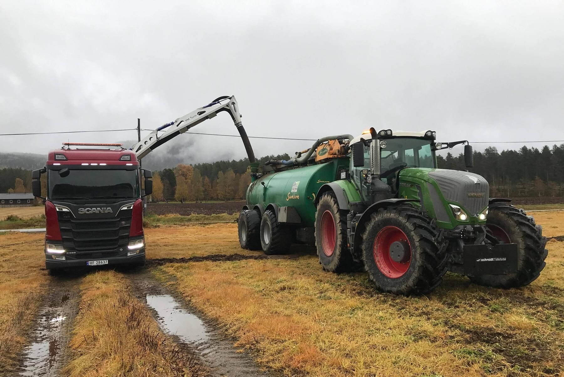 Gödselkanonen används där det är för blött eller för brant för en traktor och tunna.