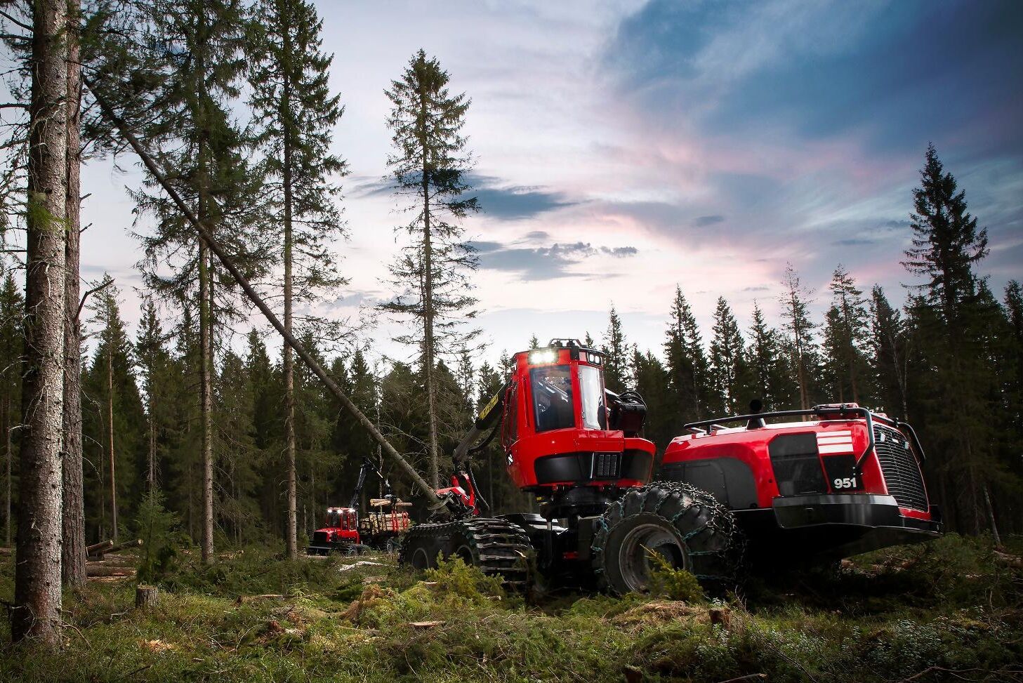 Fabriken i Umeå stannar på grund av brist på nyckelkomponeter.