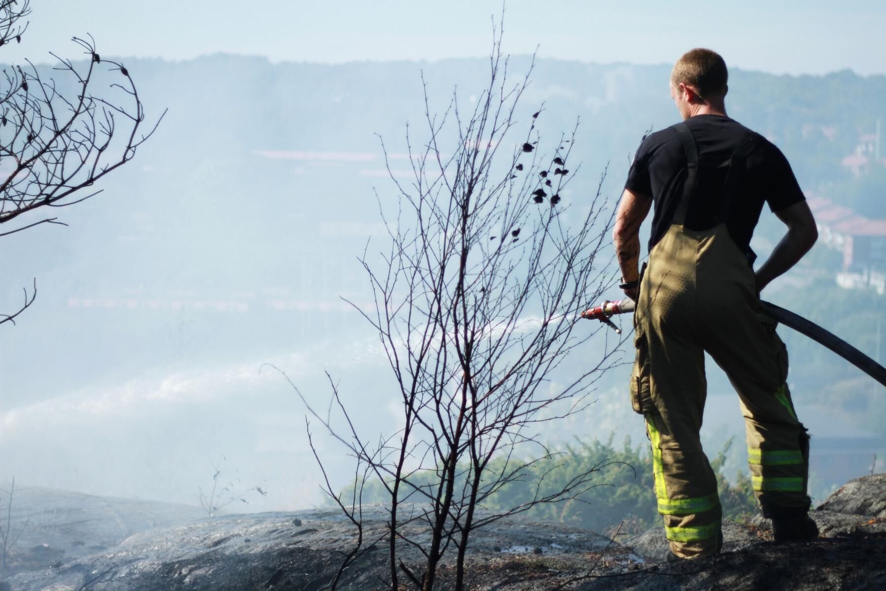 Fakturorna som räddningstjänsten fått in avser allt ifrån att fixa mackor till släckningsarbete.