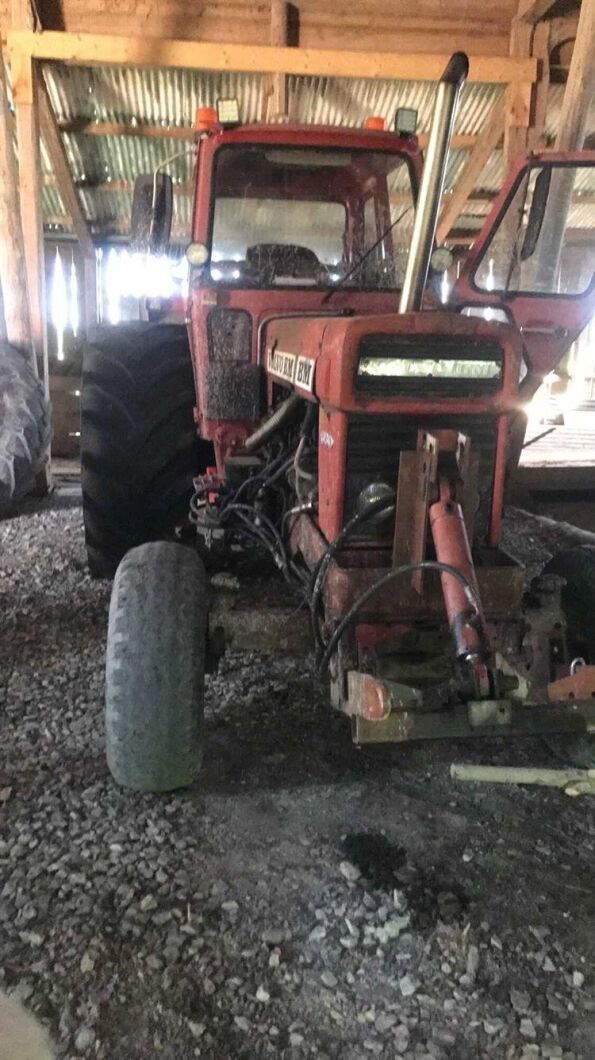 Volvo BM 650 lanserades 1970 och då stod Volvo BM på toppen. Det byggdes 26 120 röda 650-traktorer, 1 502 gula industri och 2 080 enheter till andra företag.