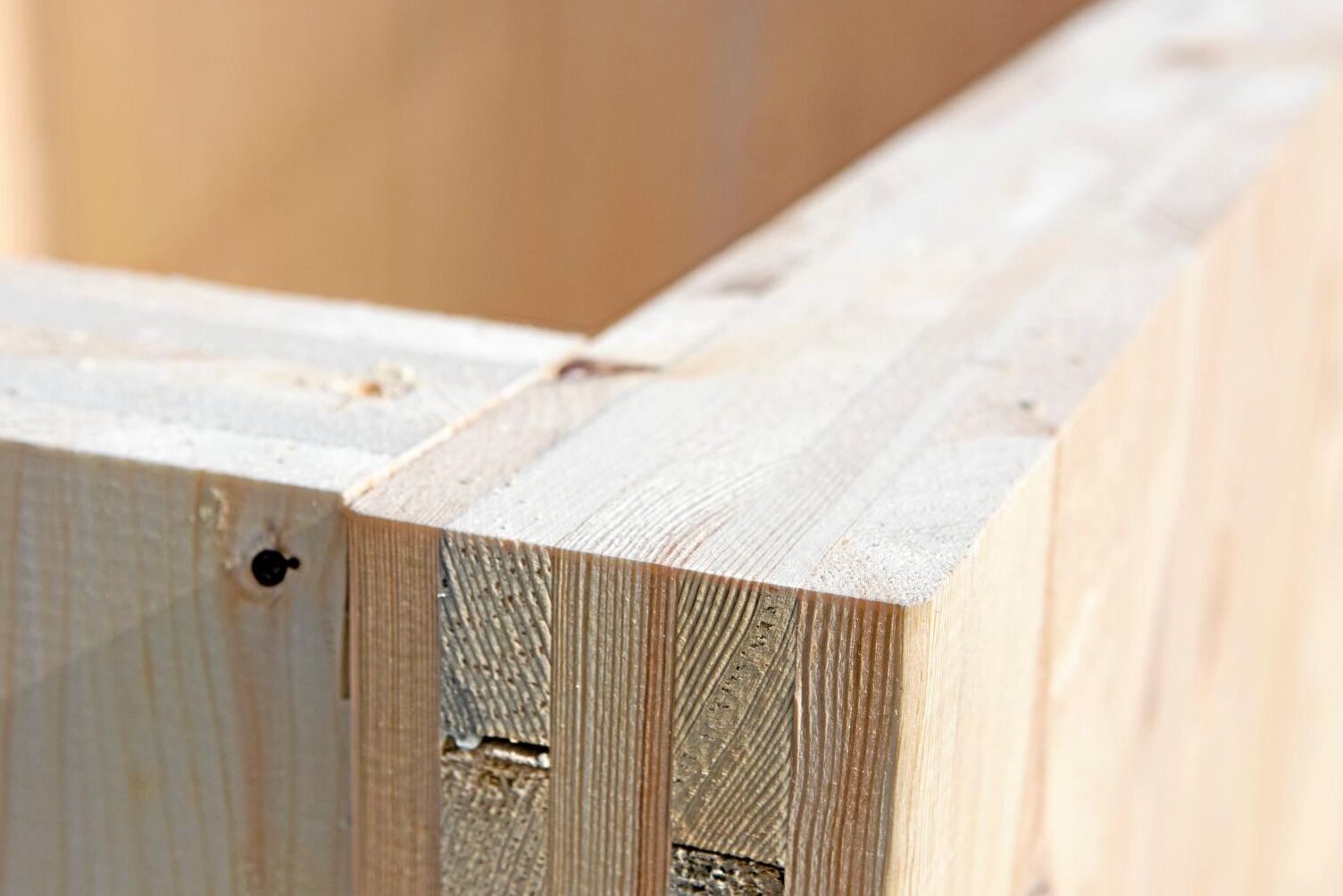 Korslimmat trä, CLT, är en byggskiva i massivt trä.