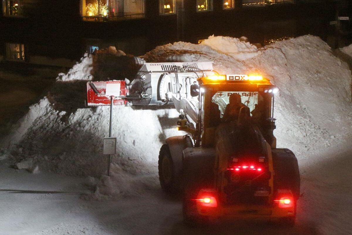Totalt har Gävle spenderat tio miljoner av sin snöröjningsbudget i år.