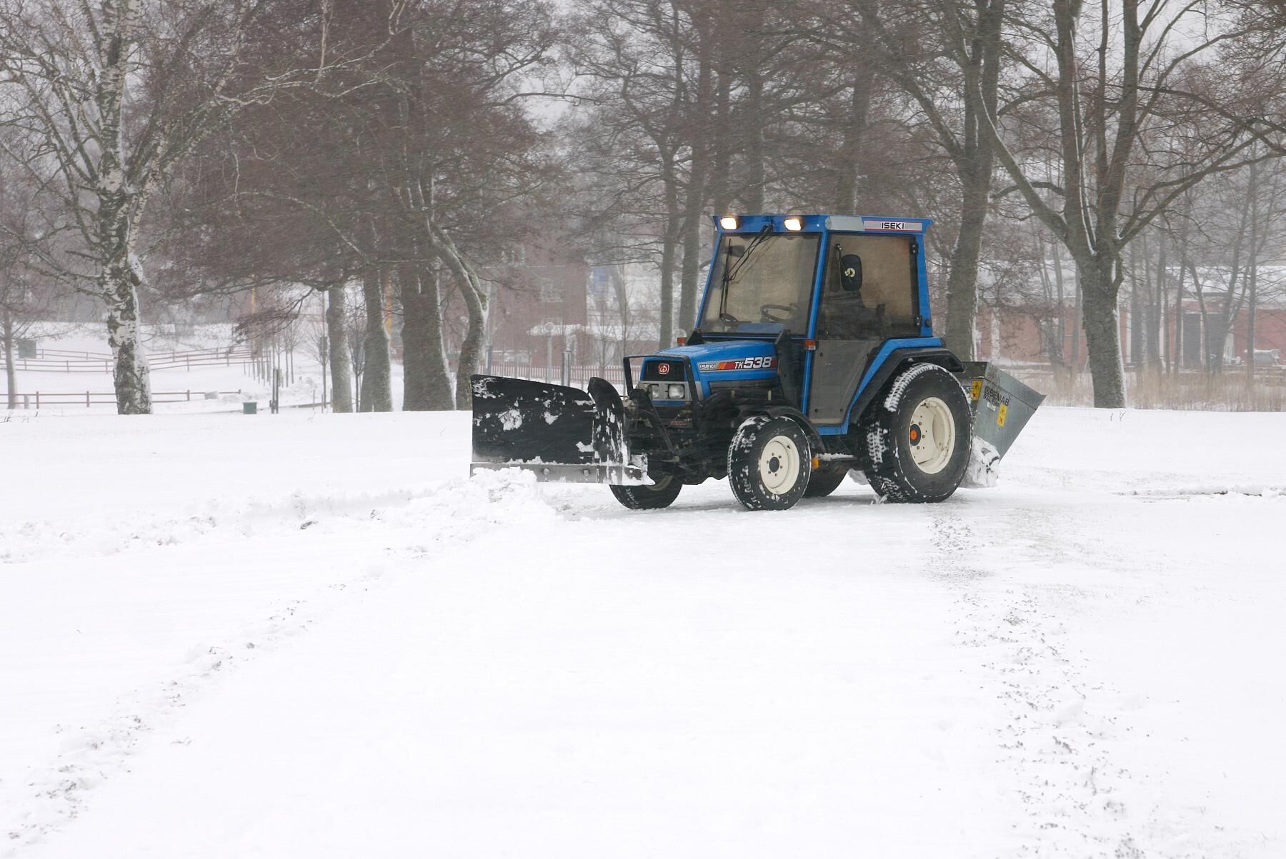 Kommunen sprängde sin budget och en stor anledning var de höga kostnaderna för snöröjning.
