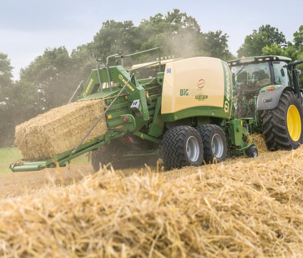 BigPack multibale finns i ett par storlekar och kan pressa upp till nio balar till en storbal.