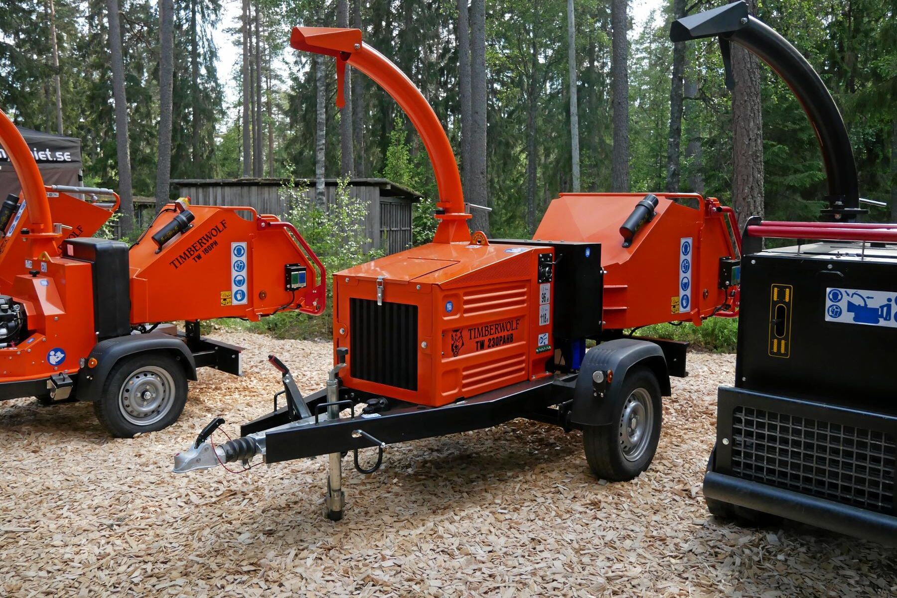 Timberwolf från Storbritannien har tillverkat flishuggar i över 30 år. Här är en bensindriven variant med en vikt på 700 kilo.