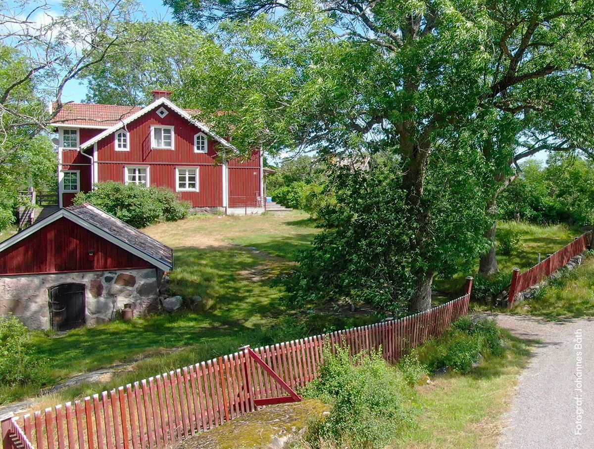 Gårdsarrende i Stockholms skärgård, Västergården på Hjälmö