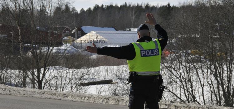 Polisen får betala för trasig A-traktor