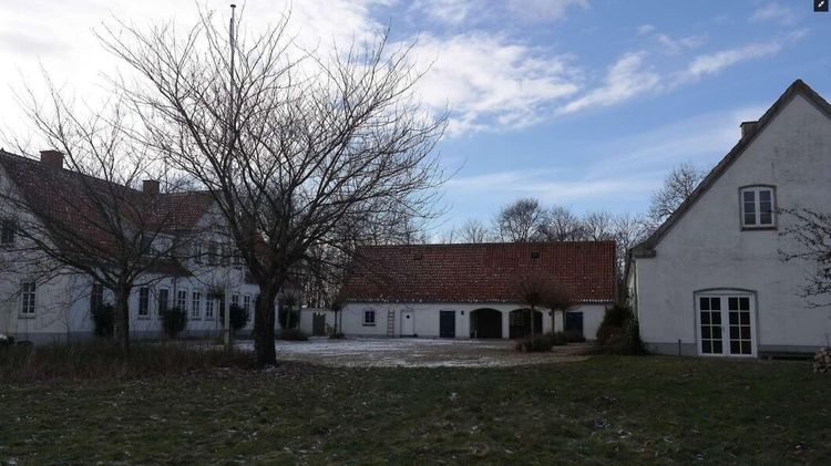 Rejält prisras för storgård