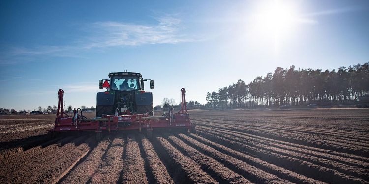 ATL TV: Vårbrukspremiär för morotsodlare