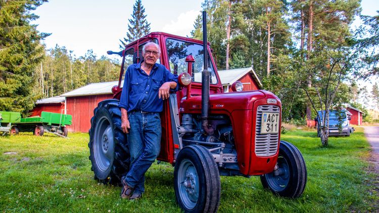 Traktor från Vänerns botten nu i toppskick