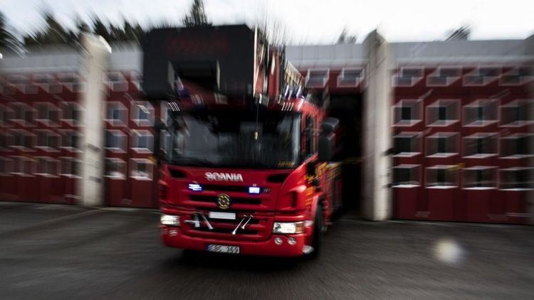 Storbrand på två gårdar i Skåne – allmänheten varnas