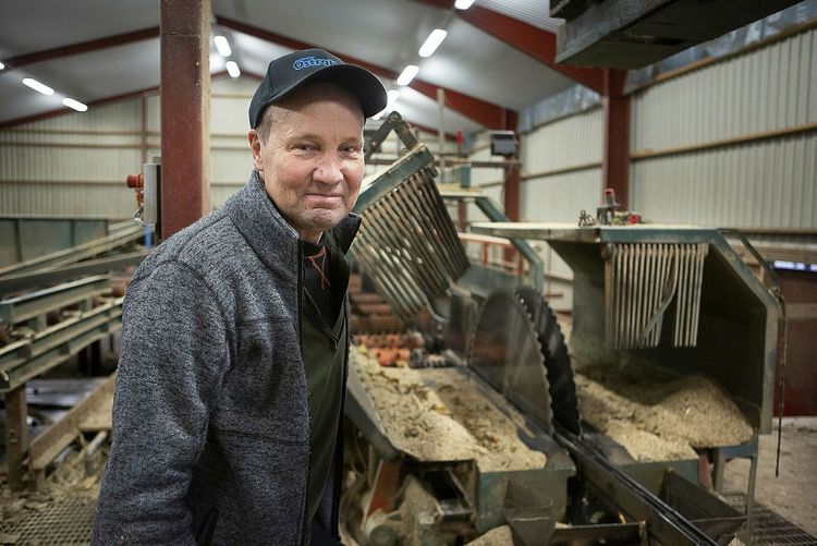 Bengt Persson vid såg.