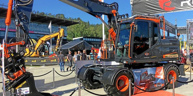 Svart Doosan drog in 762 000 kr till arbete mot cancer