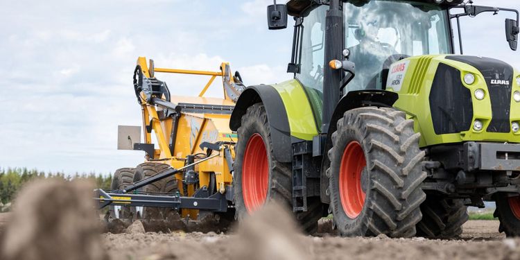 Finländsk kamp om stenarna på åkern