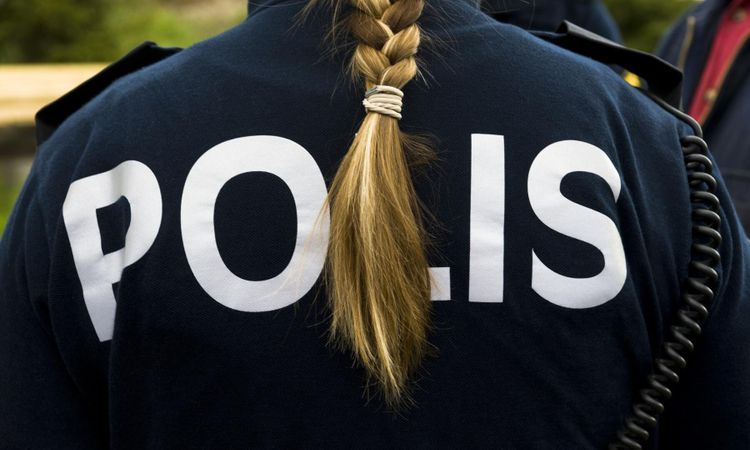 Traktor krockade med skolbuss