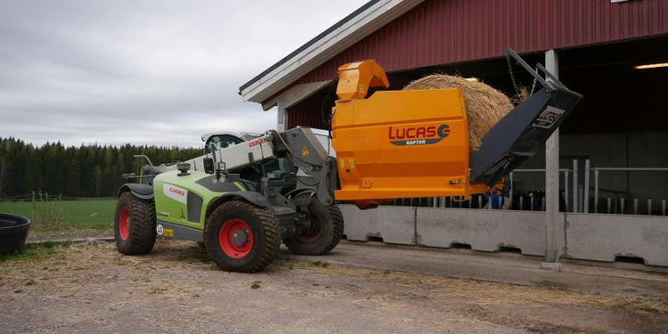 Rivig maskin sparar halm och tid