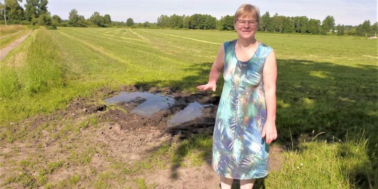 ”För några månader sedan stod vattnet så här högt”