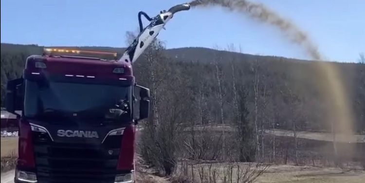 Här är det kanon att gödsla med lastbil