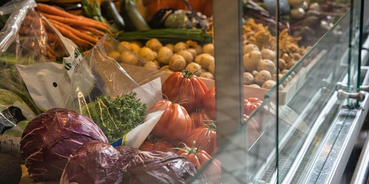 ”Oppositionen går dagligvarujättarnas ärenden”