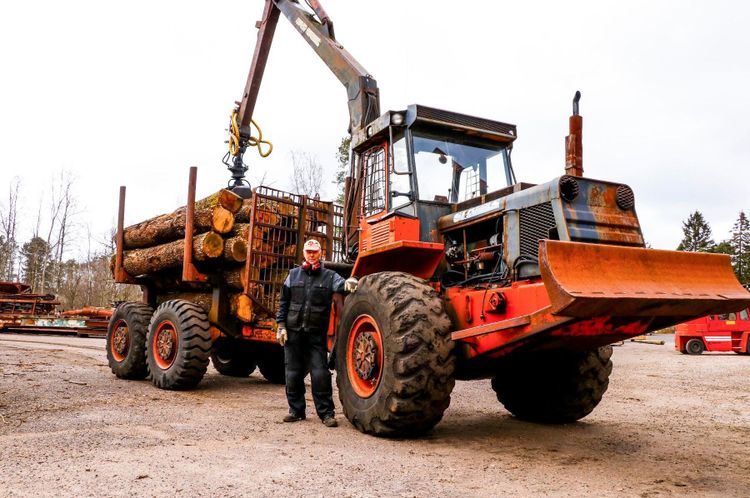 Sågverkstjänst för skogslegendaren