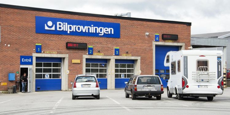 Nu har obesiktigade a-traktorer körförbud