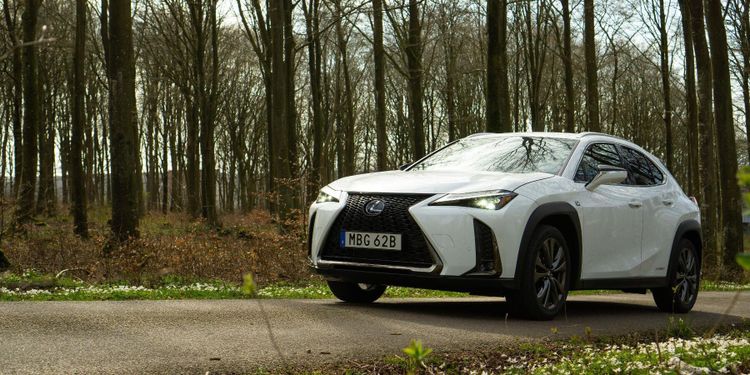 Kompakt vägriddare laddar sig själv