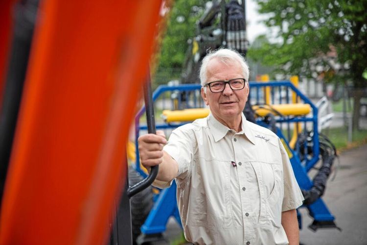 Håkanssons förlorade kampen mot traktorjätten