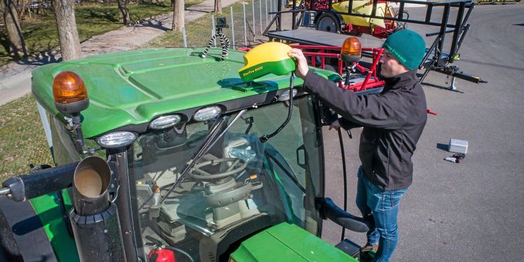 Efter stölderna – nu slopar John Deere mobila GPS:er