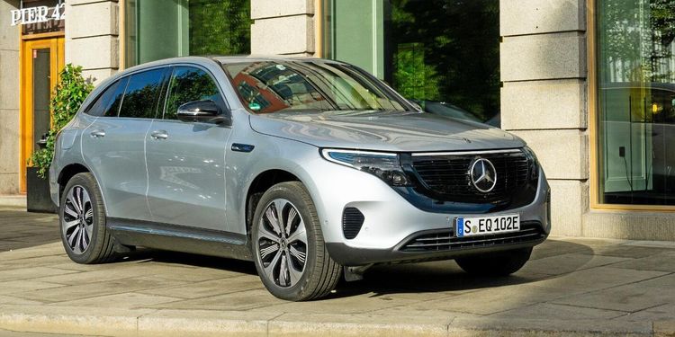 Förståndig körglädje i dyrbar elsuv