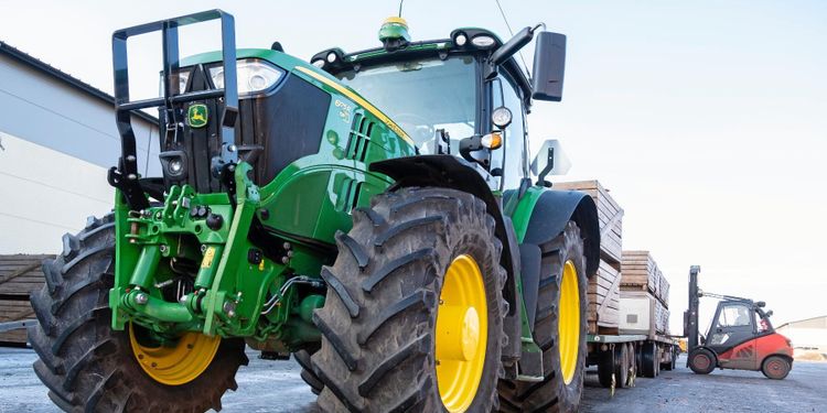 Fortsatt ökning för traktor B