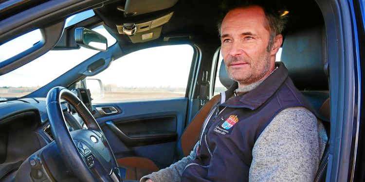 Han är "fågelskrämma" på heltid