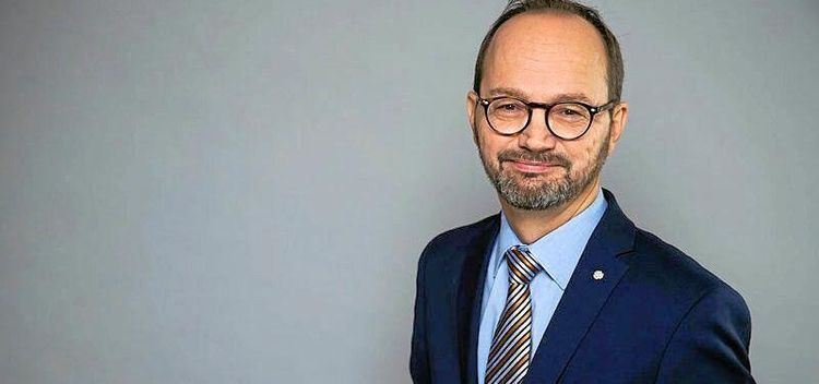 Minister anklagas för oriktiga uppgifter