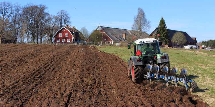 Tunga jordar riskerar att försena vårbruksstarten
