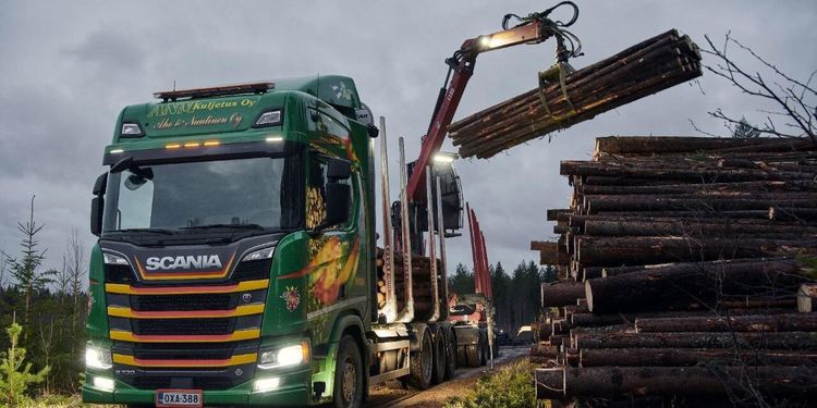 Volvo och Scania behåller greppet