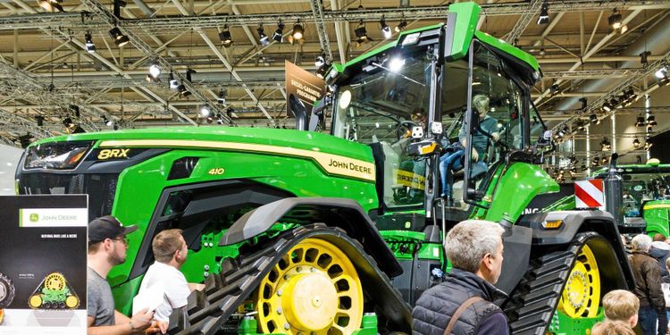 ATL TV: JD satsar på elektromekanisk steglös transmission