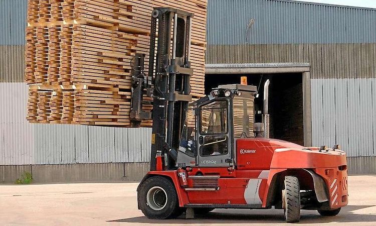 Moelven varslar i Moelv