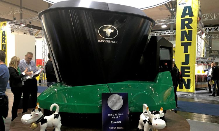 Wasserbauer rullar ut ny foderrobot