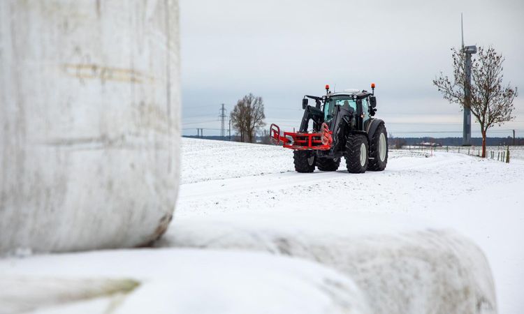 Valtra G 135: Liten men teknikstinn traktor